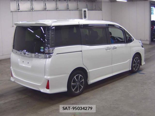 Toyota VOXY 2018-03 8216989-4