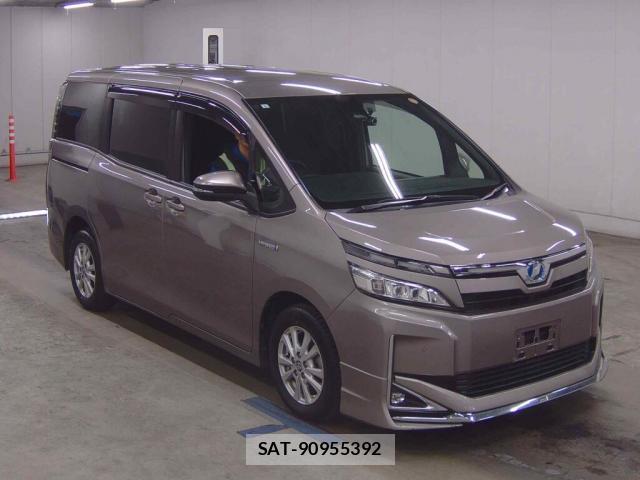 Toyota VOXY 2019-06 8217000-0