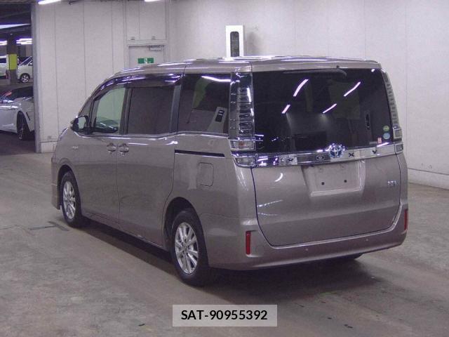 Toyota VOXY 2019-06 8217000-1