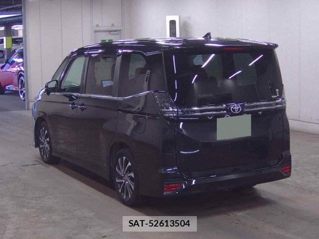 Toyota VOXY 2024-03 8217003-1