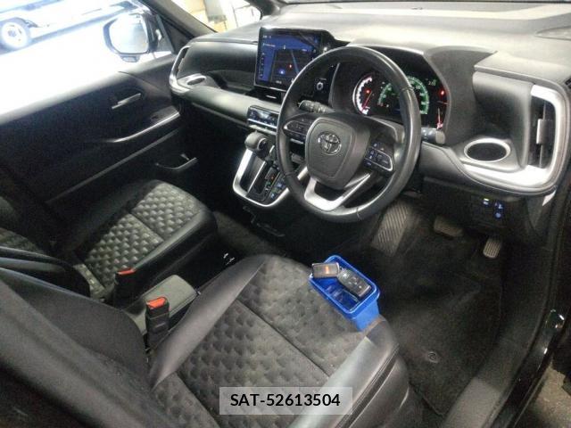Toyota VOXY 2024-03 8217003-2