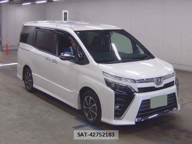 Toyota VOXY 2018-08 8217005-0