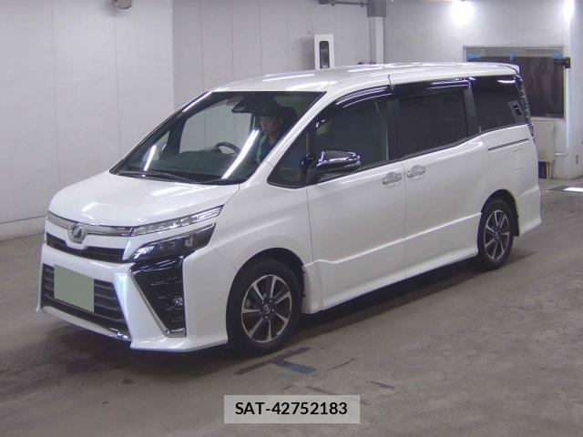 Toyota VOXY 2018-08 8217005-3