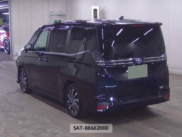 Toyota VOXY 2023-02 8217066-1