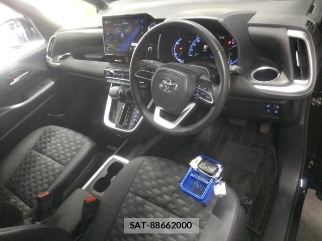 Toyota VOXY 2023-02 8217066-2
