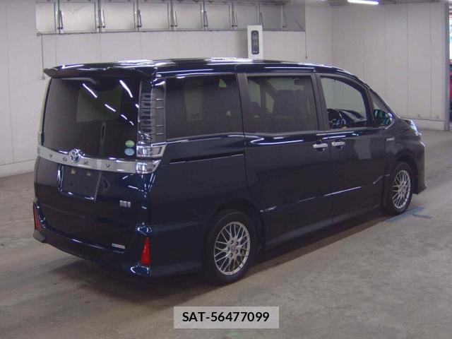 Toyota VOXY 2019-07 8217070-4