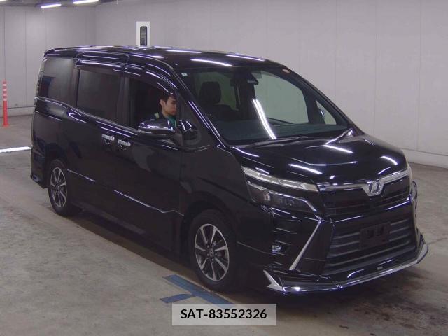 Toyota VOXY 2018-02 8217073-0