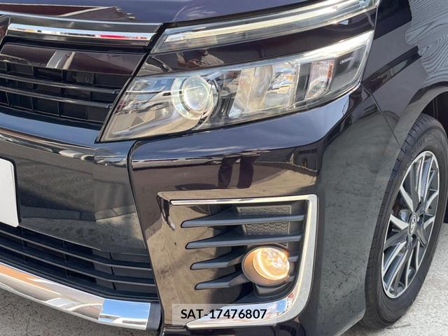 Toyota VOXY 2014-01 8217129-11