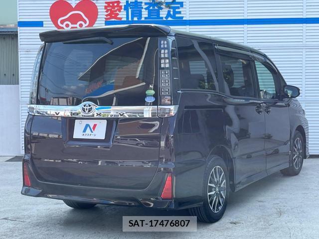 Toyota VOXY 2014-01 8217129-16
