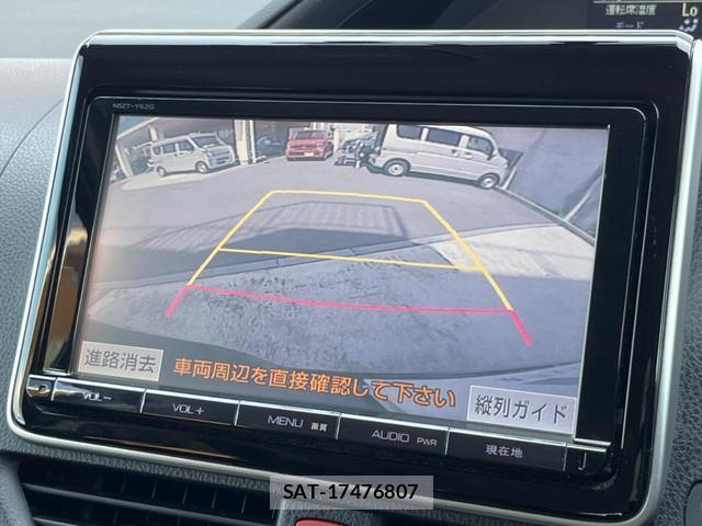 Toyota VOXY 2014-01 8217129-3