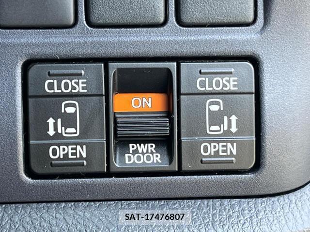 Toyota VOXY 2014-01 8217129-4