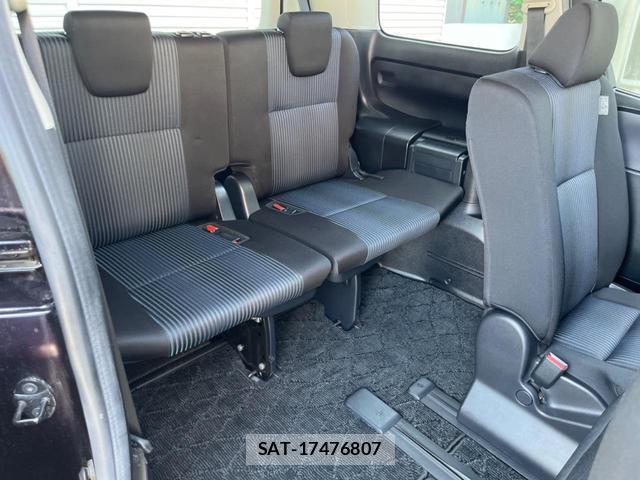 Toyota VOXY 2014-01 8217129-9