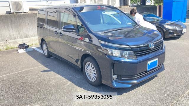 Toyota VOXY 2015-09 8217148-1