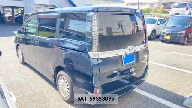 Toyota VOXY 2015-09 8217148-13