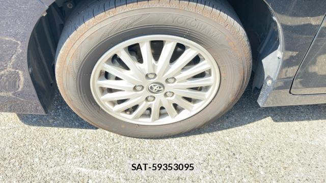Toyota VOXY 2015-09 8217148-19