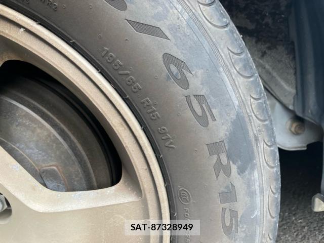 Toyota VOXY 2002-02 8217164-3