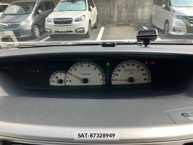 Toyota VOXY 2002-02 8217164-9
