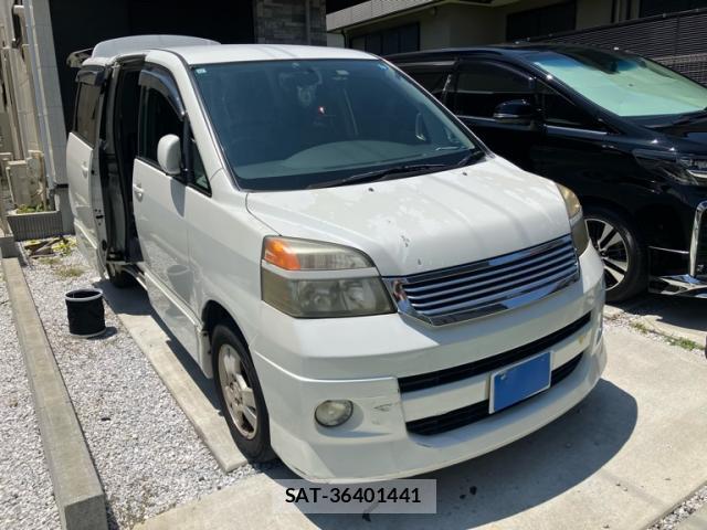 Toyota VOXY 2002-02 8217166-1