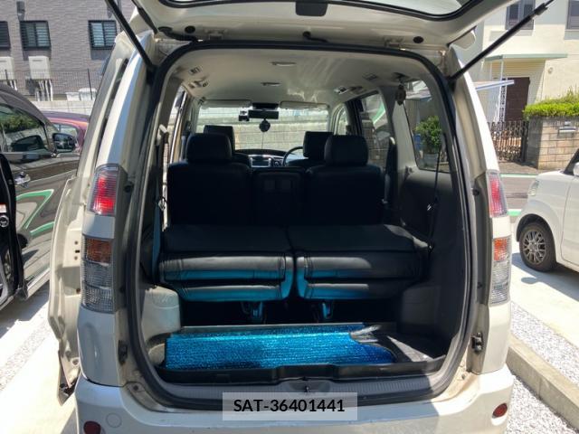 Toyota VOXY 2002-02 8217166-18