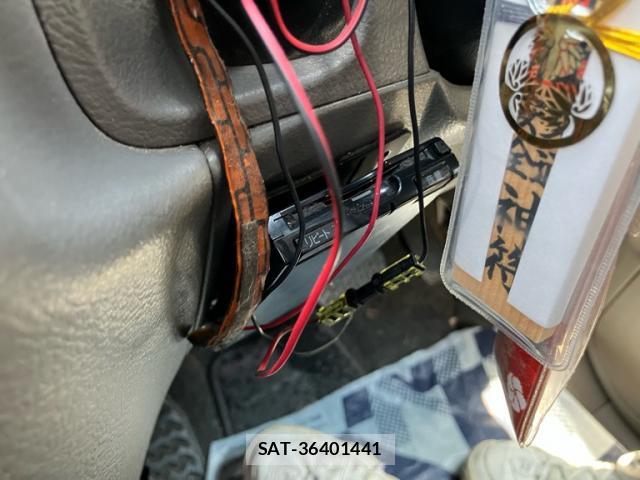 Toyota VOXY 2002-02 8217166-5