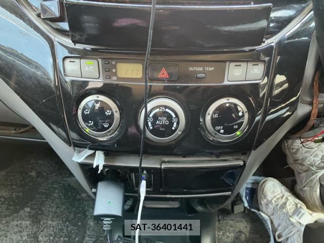 Toyota VOXY 2002-02 8217166-9