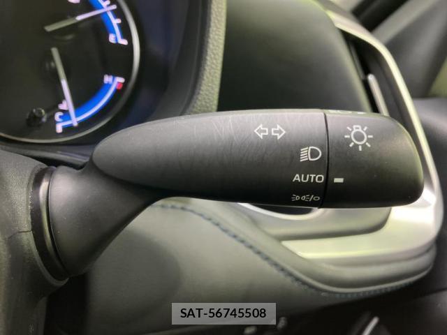 Toyota VOXY 2023-01 8217211-15