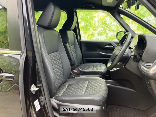 Toyota VOXY 2023-01 8217211-3