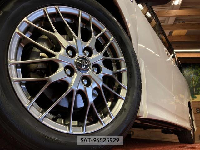 Toyota VOXY 2017-09 8217302-12