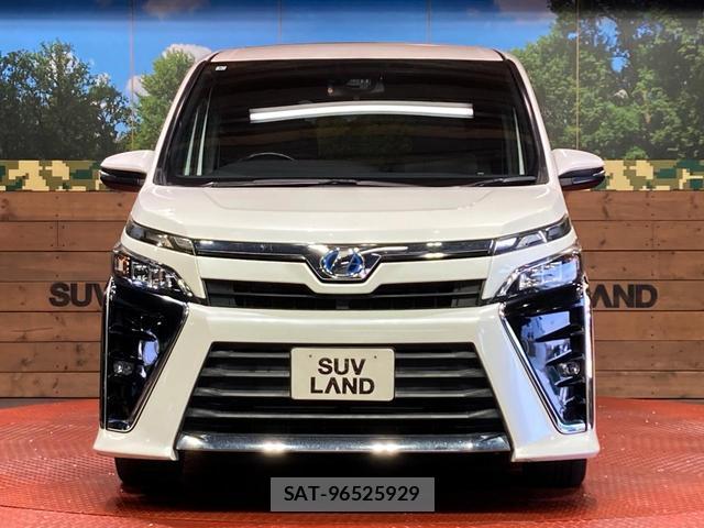 Toyota VOXY 2017-09 8217302-13