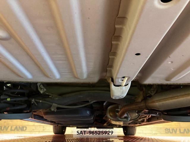 Toyota VOXY 2017-09 8217302-18