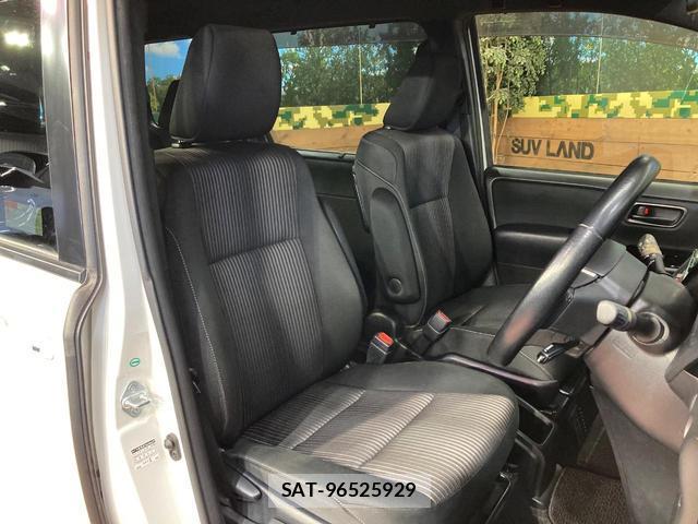 Toyota VOXY 2017-09 8217302-7