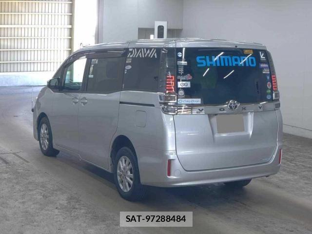 Toyota VOXY 2018-12 8217358-1