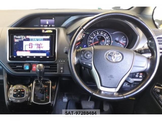 Toyota VOXY 2018-12 8217358-2