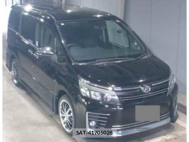 Toyota VOXY 2017 8217362-3