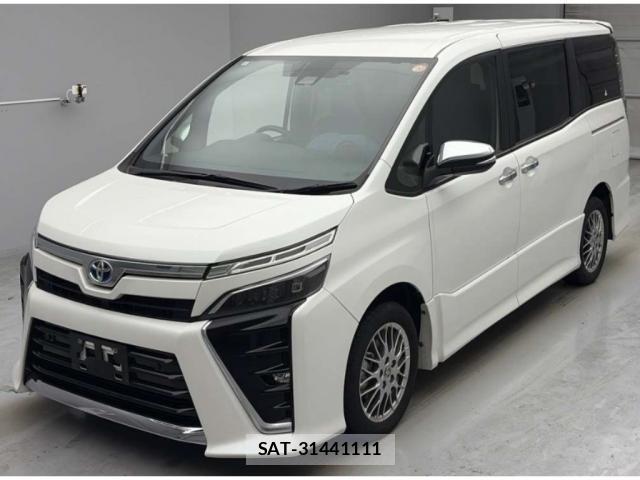 Toyota VOXY 2021-08 8217455-4