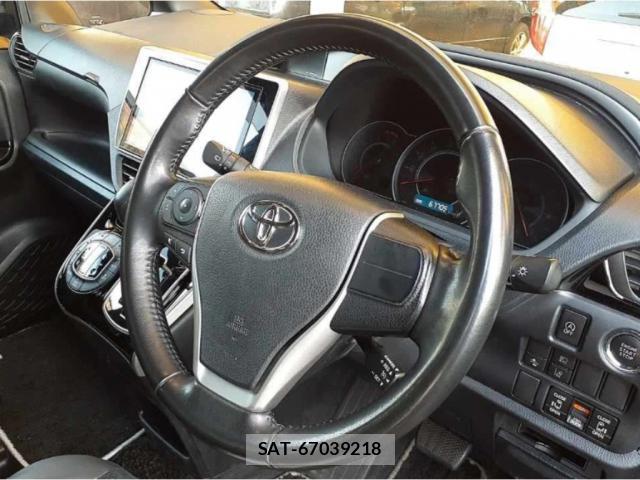 Toyota VOXY 2020-12 8217546-2