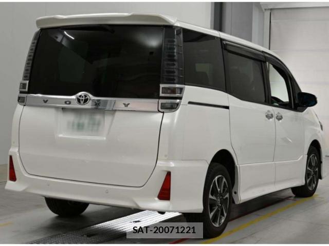 Toyota VOXY 2020-11 8217556-1