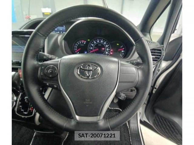 Toyota VOXY 2020-11 8217556-2