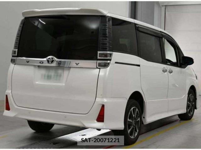 Toyota VOXY 2020-11 8217556-4