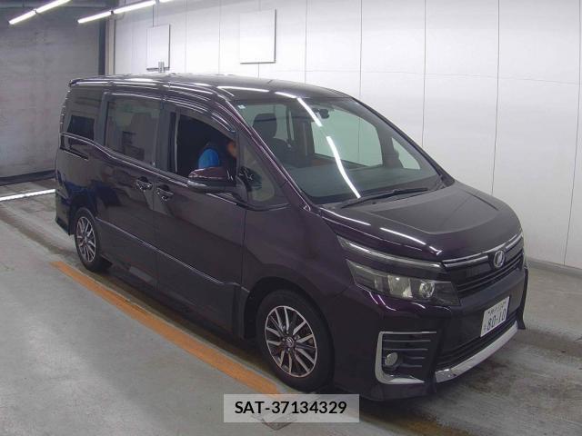 Toyota VOXY 2014-02 8217824-3