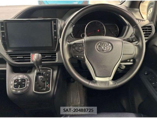 Toyota VOXY 2016-06 8218005-2