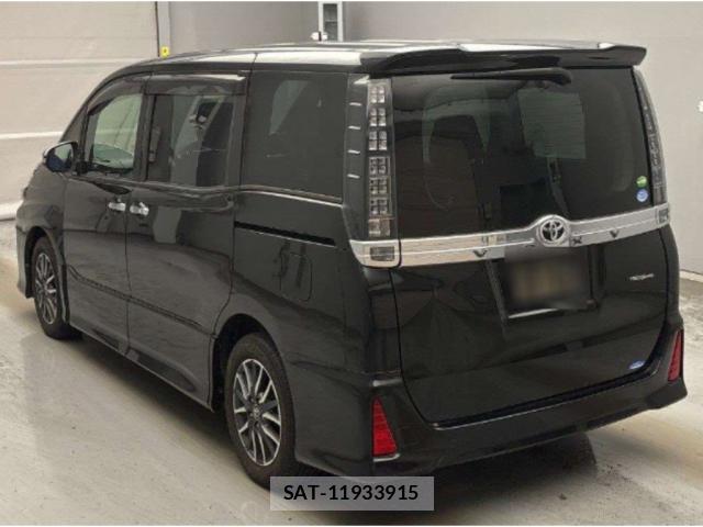 Toyota VOXY 2017-06 8218077-4