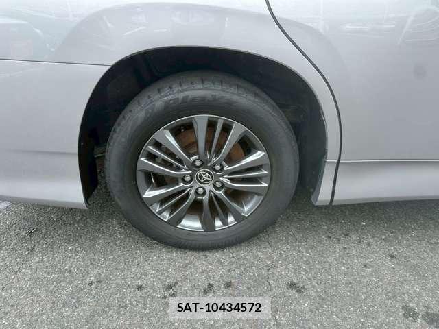 Toyota VOXY 2022-02 8218175-11
