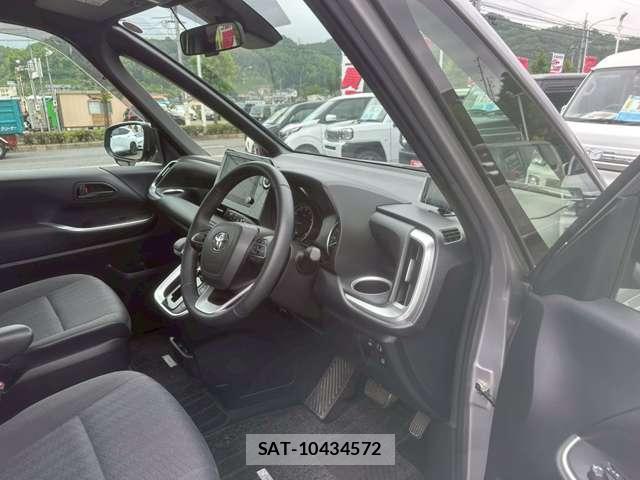Toyota VOXY 2022-02 8218175-2