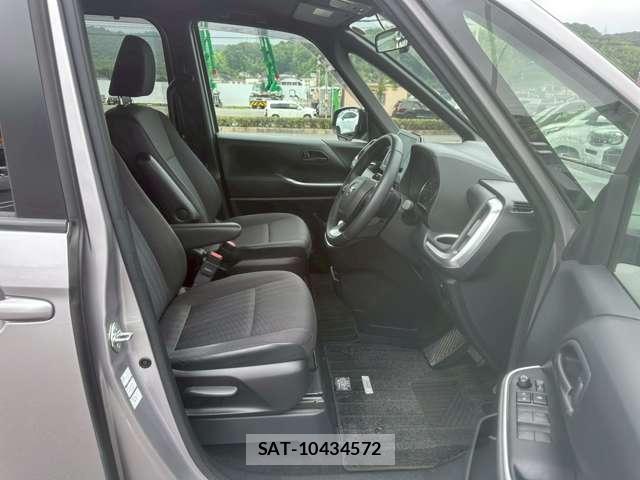 Toyota VOXY 2022-02 8218175-5