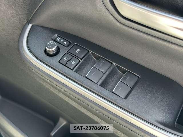 Toyota VOXY 2025-07 8218198-17