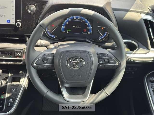 Toyota VOXY 2025-07 8218198-3