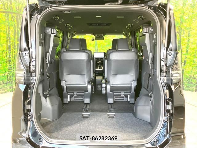 Toyota VOXY 2024-03 8218325-11