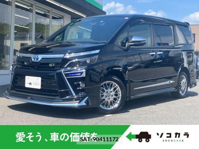 Toyota VOXY 2021-12 8218327-0