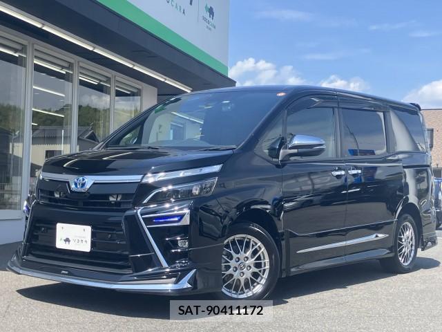 Toyota VOXY 2021-12 8218327-10